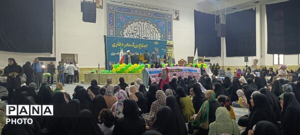 اجتماع بزرگ «مادر و دختری» در بندرعباس با حضور خادمان رضوی