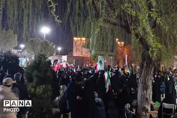 حضور دانش‌آموزان دبیرستان تیزهوشان شهید بهشتی شهرری در تجمع ضد صهیونیستی 