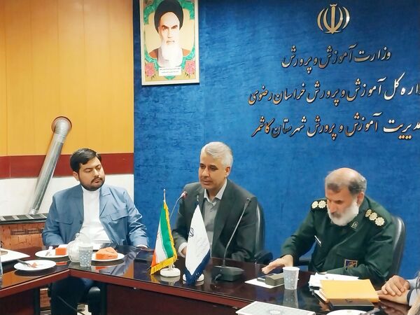 جلسه اعضای شورا و مدیران کانون‌های بسیج فرهنگیان قطب شهیدمدرس