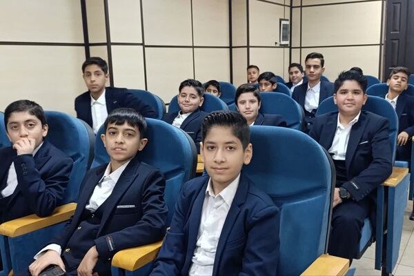 شبی برای هنر و همدلی؛ جشن افتخار فرزندان ایران در اختتامیه جشنواره‌ بسیج هنرمندان فارس