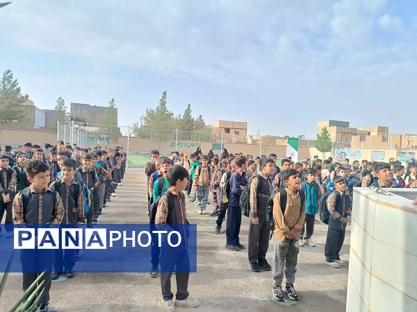 آغاز بازگشایی مدارس و شور و حال دانش آموزان دبستان شهید پسندیده فدافن در نخستین روز پاییز