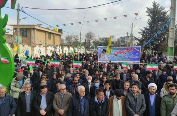 حضور بی‌نظیر مردم اسلام آباد غرب در راهپیمایی یوم الله ۲۲ بهمن