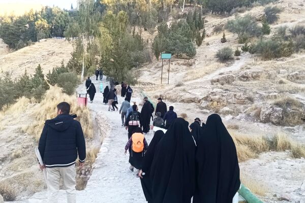 دانش‌آموزان کوهنورد دبستان شاهد حیات زائر شهید گمنام شدند