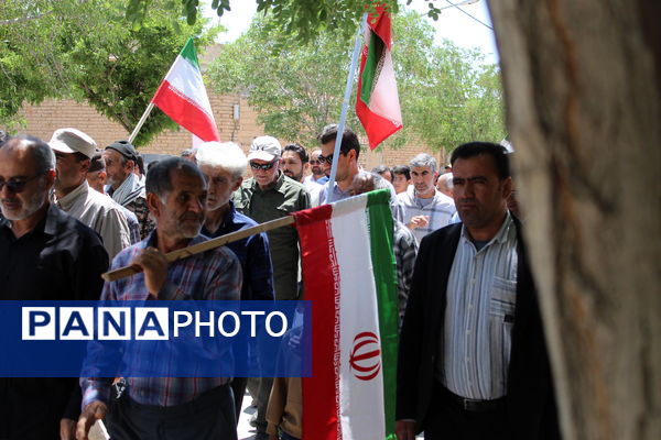 شادپیمایی مردم شهر درق پس از عملیات وعده صادق 3 در روز عید غدیر