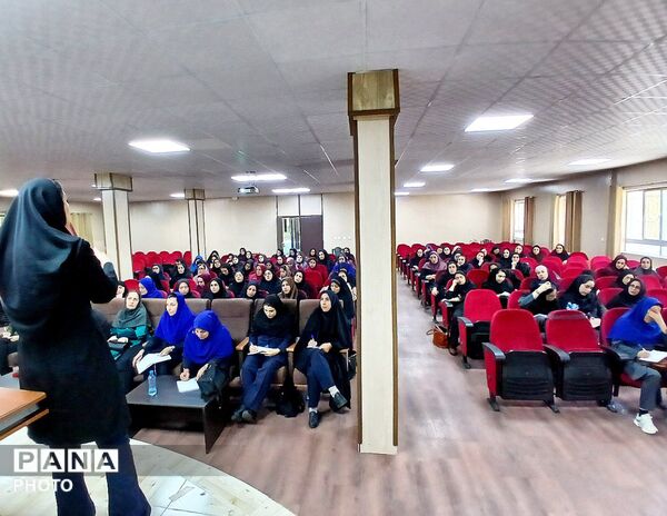 جهشی به سوی توانمند سازی مربیان و آموزگاران شهرستان ملارد