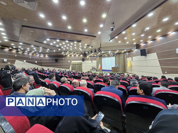 آیین تکریم و معارفه مدیر آموزش و پرورش ناحیه۴ استان اصفهان