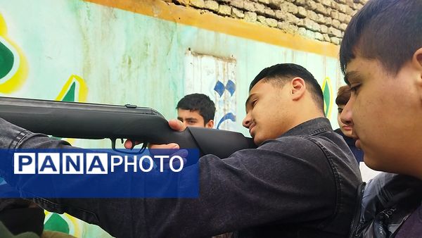 روز اول از مسابقات تیراندازی شهید سبحانی فر و شهید علی آبادی در دبیرستان شاهد ابوذر غفاری 