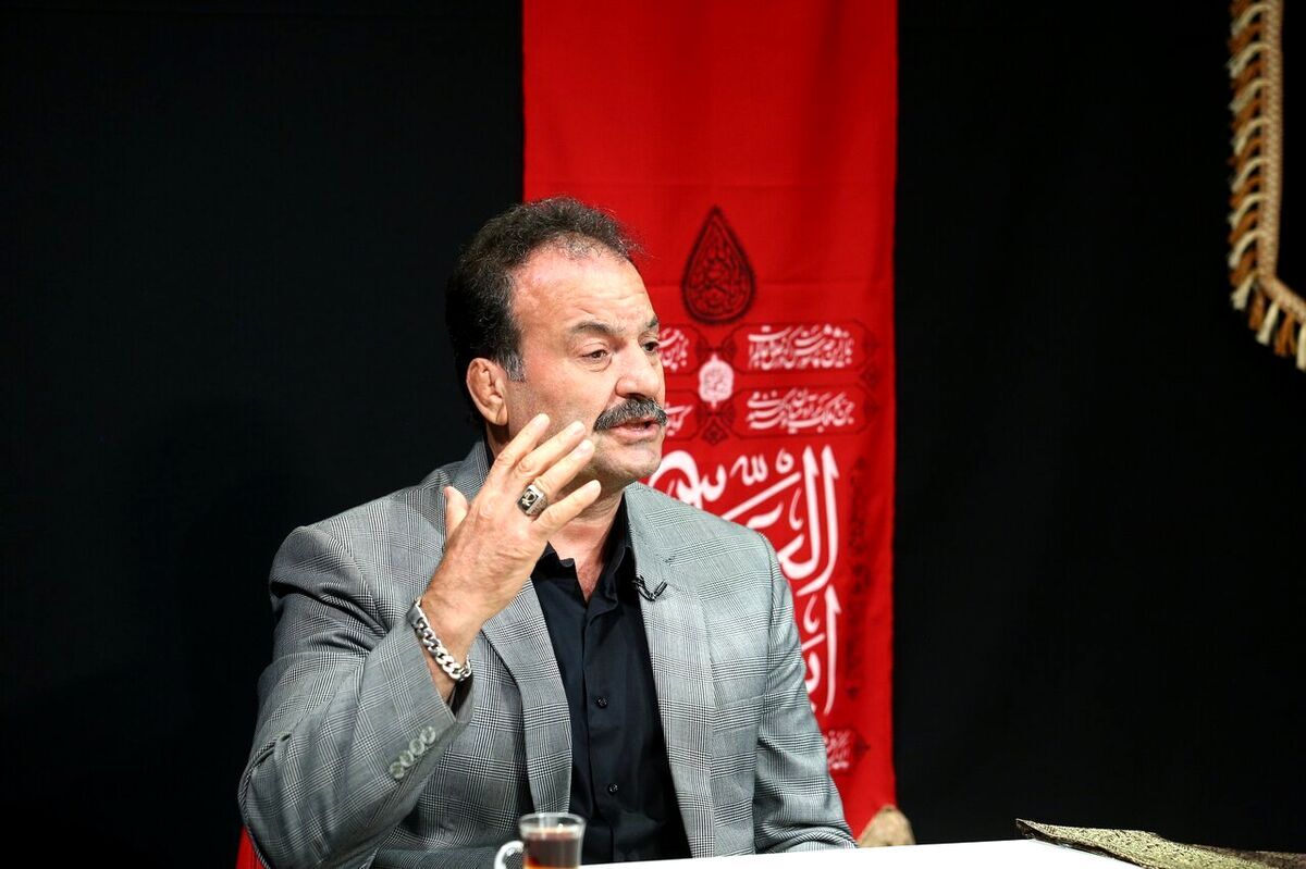 قائد شهید امت پهلوان گود استکبارستیزی در عالم بودند