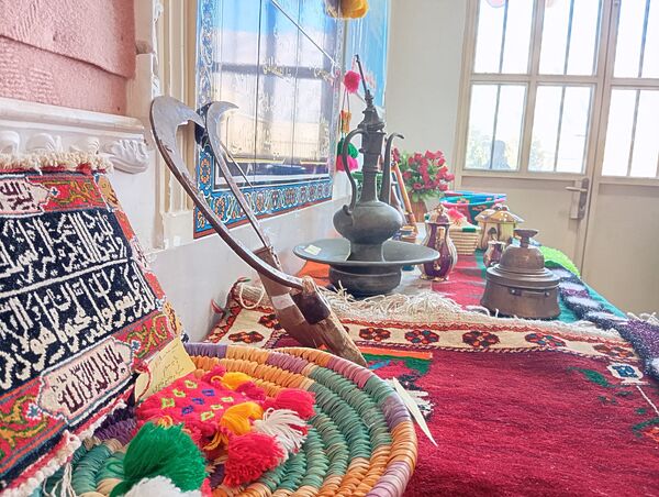 نمایشگاه صنایع دستی و جشنواره غذاهای سنتی به‌مناسبت دهه فجر 