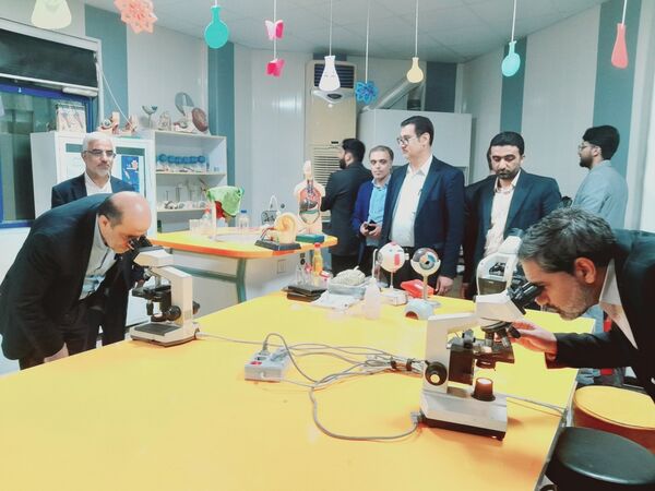  بازدید معاون وزیر و رئیس مرکز روابط‌ عمومی وزارت آموزش و پرورش از پژوهش‌سرای شهید خوشبخت بوشهر