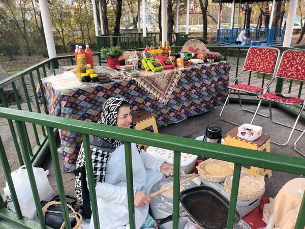 نمایشگاه دست سازه‌ها، نمایش حضور سوادآموزان