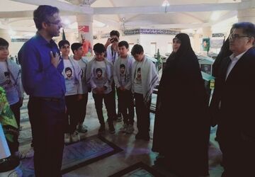 تجدید میثاق مدیرکل امور شاهد و ایثارگران وزارت آموزش و پرورش با شهدا در بوشهر 