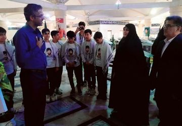 تجدید میثاق مدیرکل امور شاهد و ایثارگران وزارت آموزش و پرورش با شهدا در بوشهر 