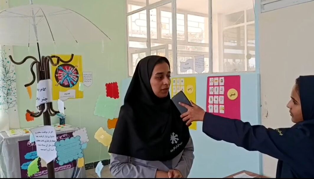 کارگاه عزت نفس در دبیرستان فرزانگان خواف برگزار شد