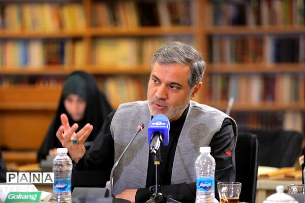  رونمایی از کتاب «برای پدر» با حضور رئیس شورای سیاستگذاری ائمه جمعه کشور و شاعران برجسته کشور
