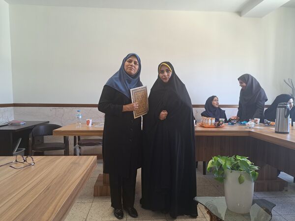 دبستان شقایق‌ها در بخش صفادشت با تجهیز و زیباسازی مدرسه به استقبال ماه مهر رفت