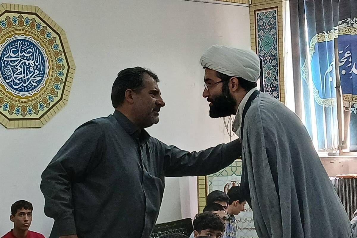 حس ناب بندگی در میان دانش‌آموزان دبیرستان امام علی (ع)