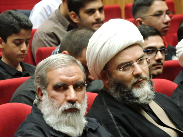 دیدار حجت‌الاسلام قمی با جمعی از دانش‌آموزان و نوجوانان استان یزد