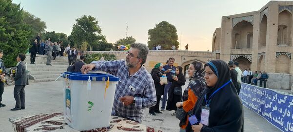 حماسه حضور در اصفهان
