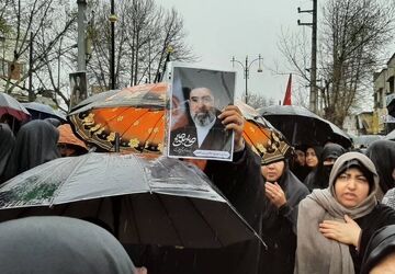پیمان وفاداری مردم گالیکش با رهبر جدید انقلاب اسلامی