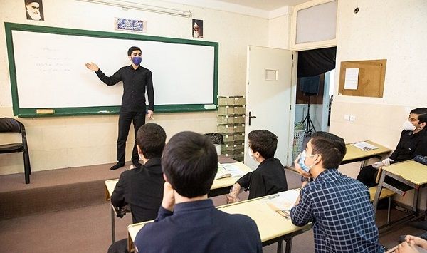 کلاس‌های متفاوت، رمز موفقیت معلمانی با روش‌های تدریس نو و خلاقانه است