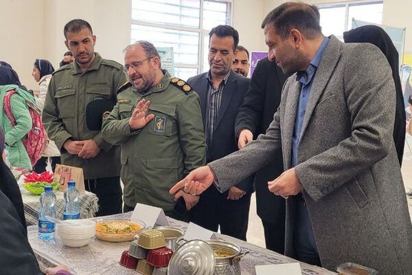 جشنواره غذاهای بومی محلی در سرای محله نسیم شهر