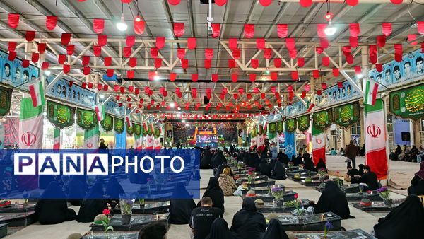 برگزاری مراسم تحویل سال نو در گلزار شهدای ملارد 