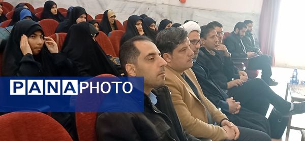 حضور دانش‌آموزان دختر شهرستان کوهپایه در چهل و سومین دوره مسابقات قرآن، عترت و نماز در مرحله قطب شرق اصفهان 