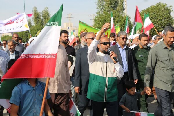 مردم بندرخمیر با حضور یکپارچه در ۲۲ بهمن اقتدار خود را فریاد زدند