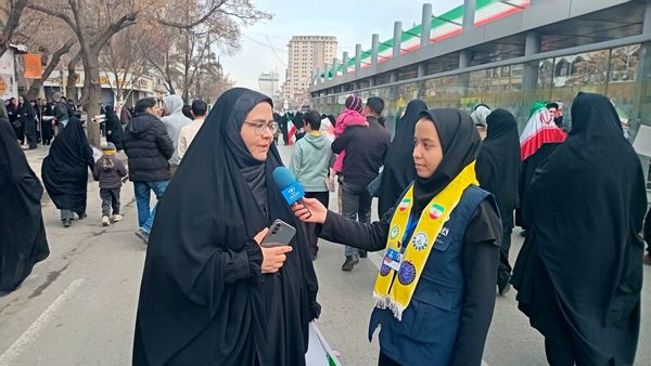 حضور پر شور مردم مشهد در راهپیمایی ۲۲ بهمن