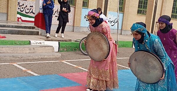 المپیاد ورزشی در دبیرستان عشایری تربیت سیرجان 