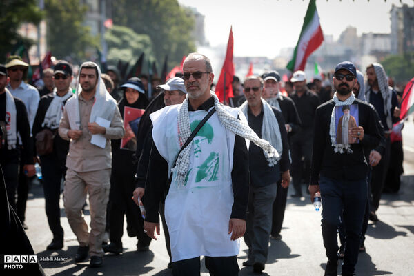 مراسم تشییع پیکر مطهر رهبر شهید انقلاب در تهران - 3