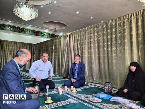 نشست دبیرخانه مدارس تخصصی حفظ قرآن کریم در تبادکان با هدف راه‌اندازی ۱۹ مدرسه قرآنی