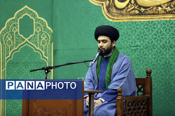 جشن میلاد امام علی(ع) در حرم حضرت معصومه(س) با تلاوت قاریان نوجوان 