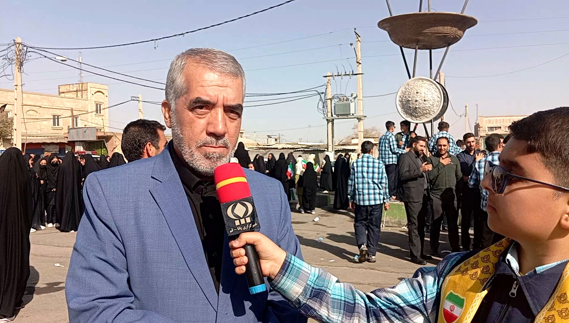 دانش آموزان راه مبارزه با استکبار را با بصیرت ادامه دهند