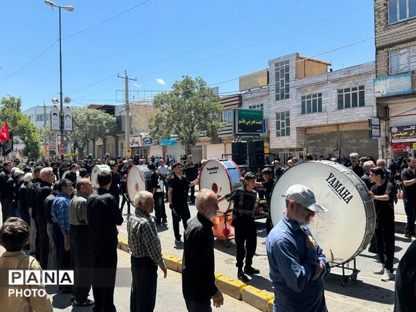 طنین نوای «لبیک یا حسین» در جای‌جای قروه
