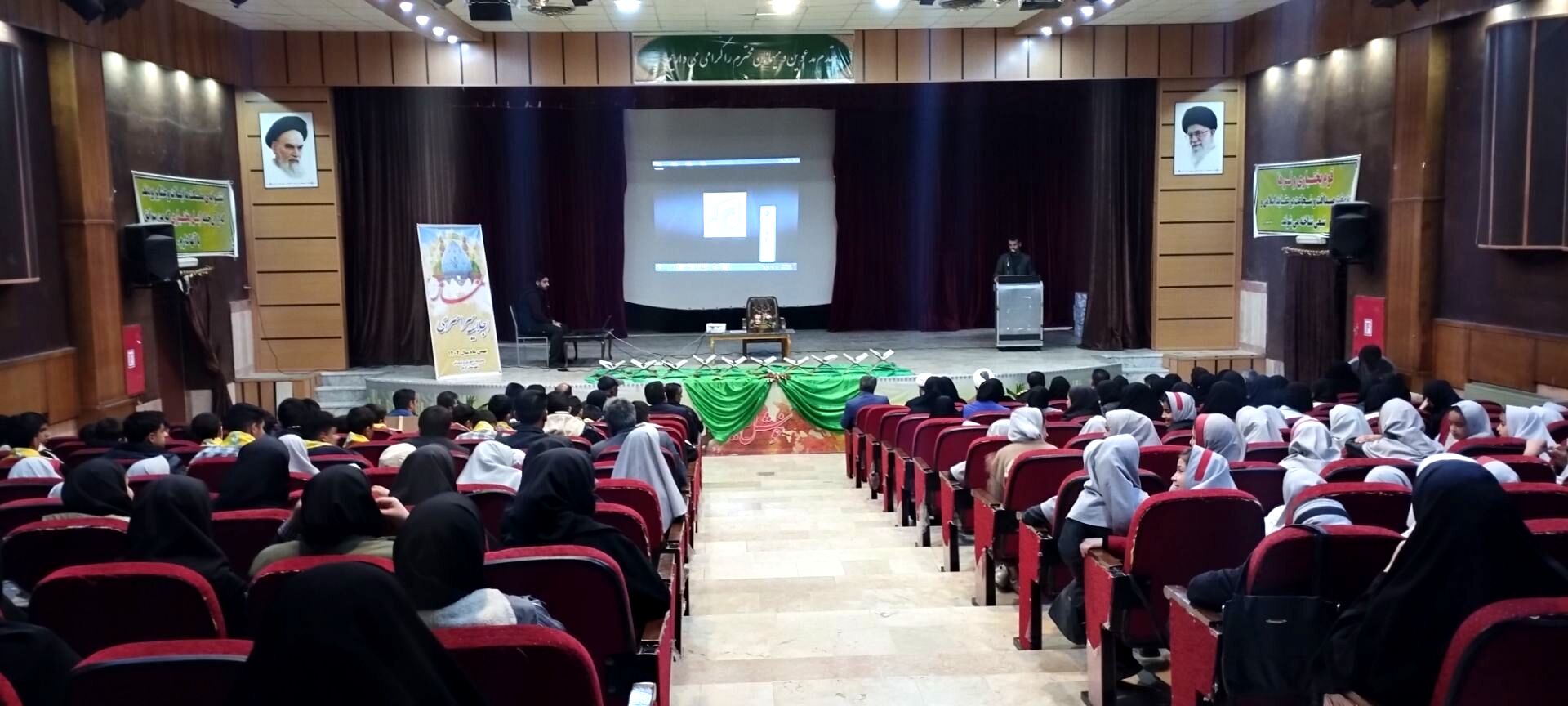 نماز یک سد مستحکم در برابر آسیب‌های اجتماعی است