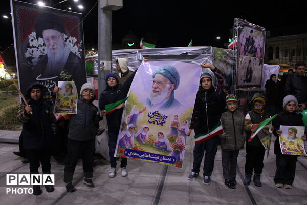 تجدید پیمان فرهنگیان و دانش‌آموزان با شهدای مسیر حق