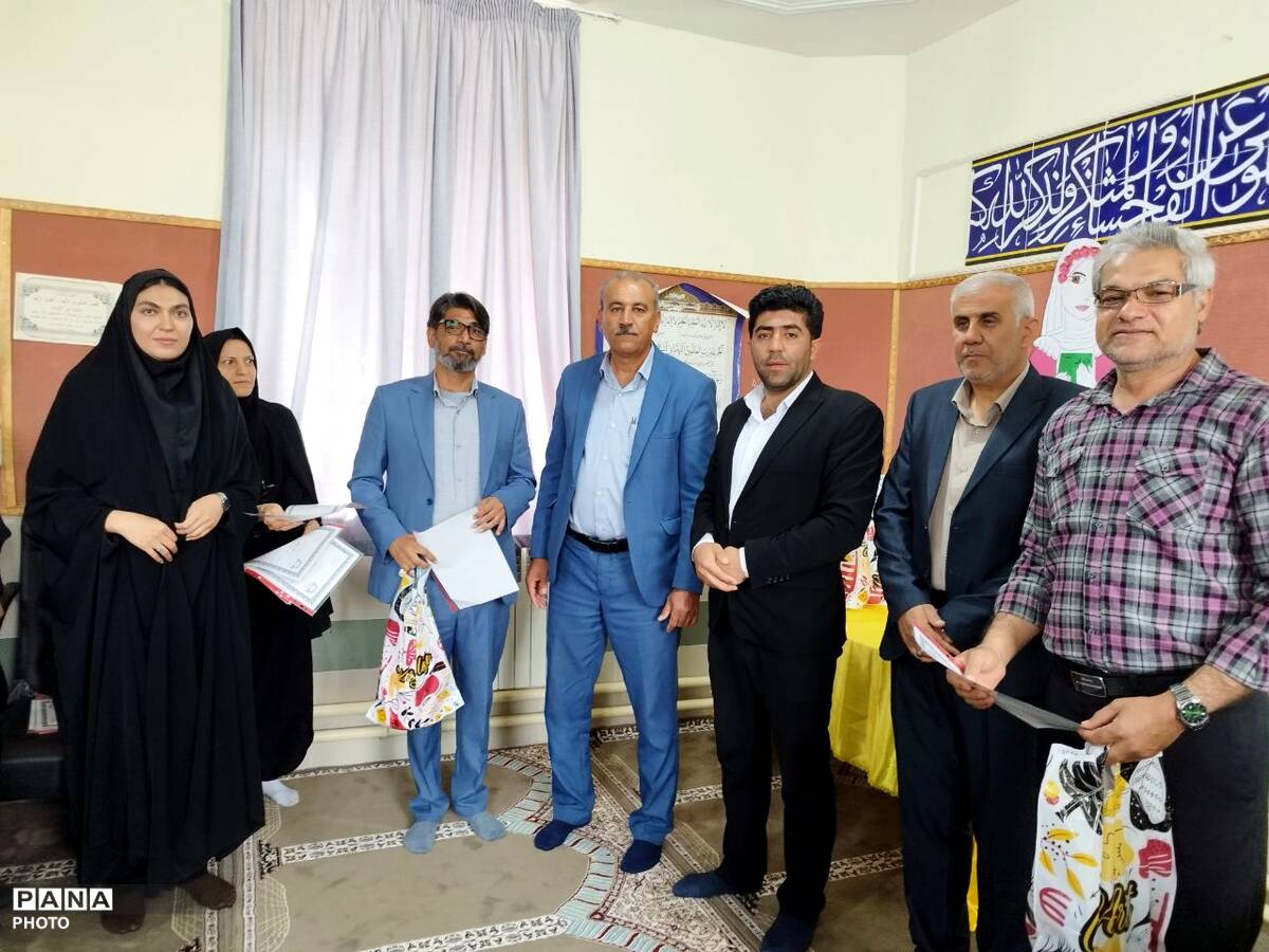 عوامل امور تربیتی آموزش‌وپرورش شیب‌کوه مورد تجلیل قرار گرفتند