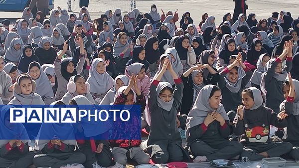 جشن نیمه شعبان در دبستان پنجم مهر مشهد 