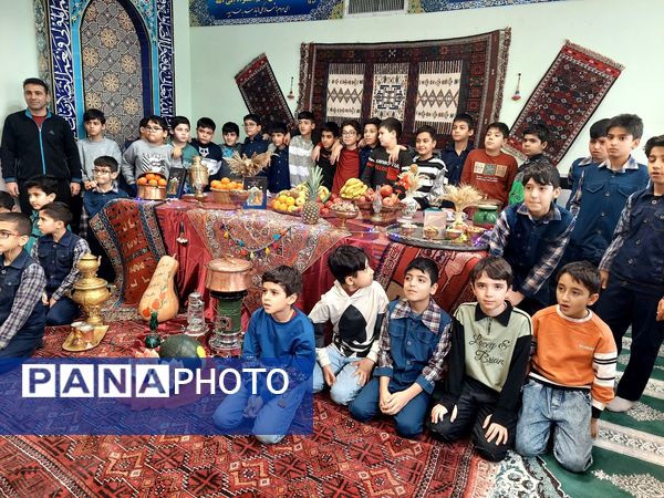 جشن یلدایی در مدرسه شهدای فرهنگی شهرستان شیروان