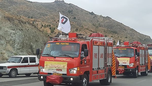 رژه ناوگان خودرویی آتش‌نشانی مشهد 