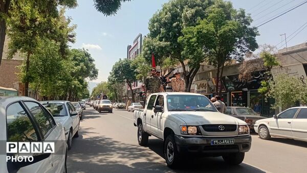 رژه حماسی خودرویی و موتوری یگان های منتخب نظامی و بسیج شهرستان اهر 