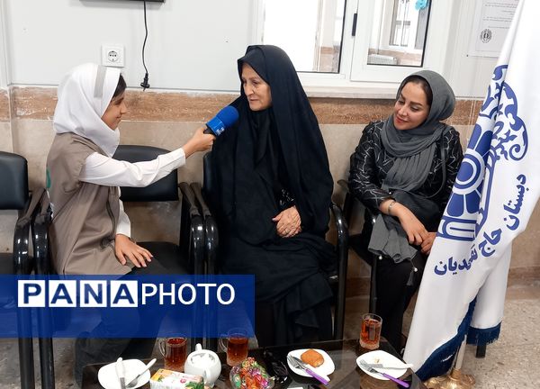 برگزاری جشن شکوفه ها در دبستان حاج تقی احدیان ناحیه ۶ مشهد