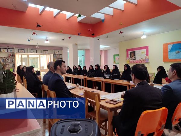جلسه تقدیر از مدیران و معاونین پرورشی در کانون پرورش فکری کودکان و نوجوانان