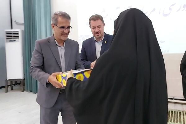 مراسم تجلیل از معاونین پرورشی، مربیان تربیتی و مشاورین مدارس منطقه کهریزک 