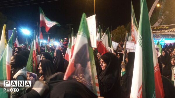 مردم انقلابی نورآباد در هفتاد و نهمین شب ، محکم تر و استوار تر از شب های قبل