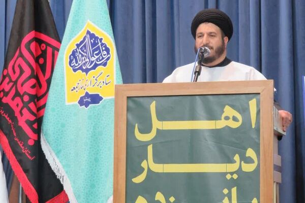  پیشوا در شب وداع؛ عالمان دینی و مسئولان با امام خویش پیمان دوباره بستند