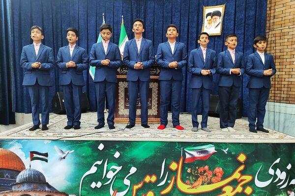 نماز جمعه این هفته باقرشهر با حضور پرشور دانش‌آموزان