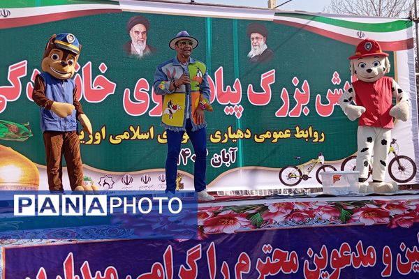  همایش بزرگ پیاده روی خانوادگی در نسیم‌شهر 